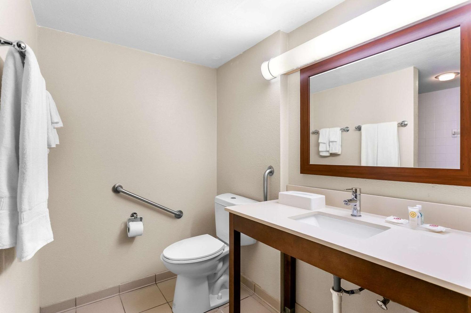 Comfort Inn Red Horse Frederick Dış mekan fotoğraf